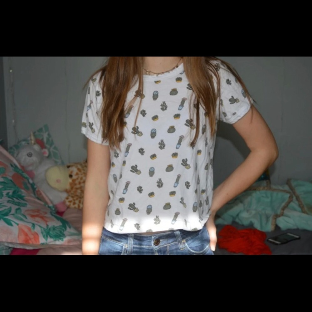 Women’s small crop top!